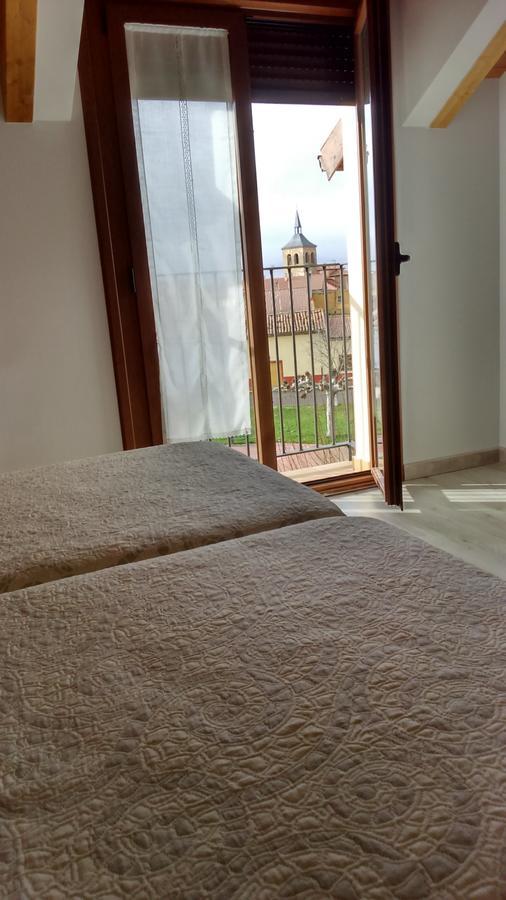 La Casa De Los Soportales Mansilla de las Mulas Eksteriør bilde