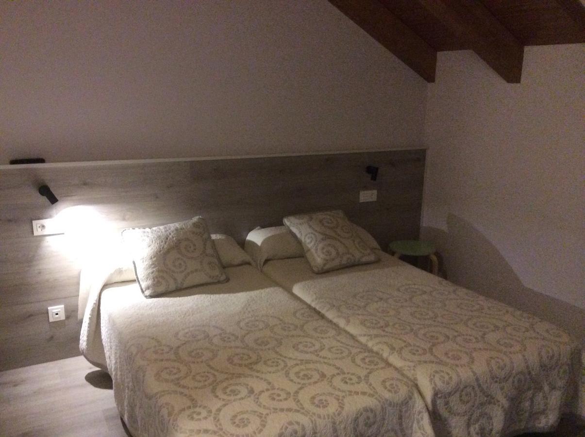 La Casa De Los Soportales Mansilla de las Mulas Eksteriør bilde